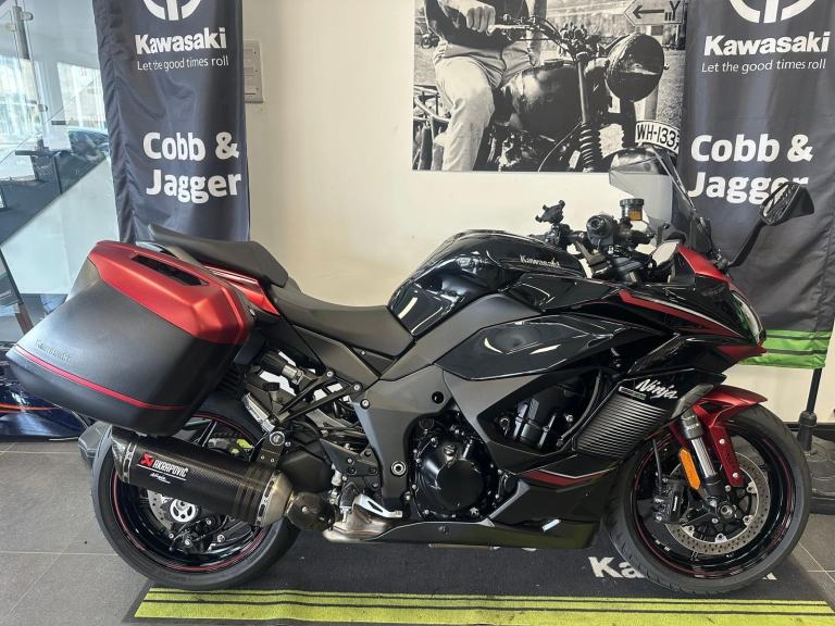 KAWASAKI NINJA 1000 SX TOURING-AKRAPOVIC-1 OWNER-PANNIERS-HEATED GRIPS