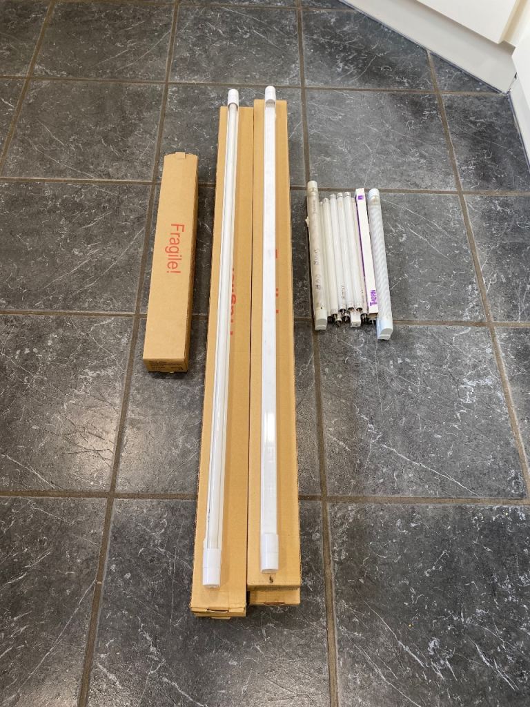 New Slimline Lighting Packs – 460mm and 950mm Fluorescent Tubes