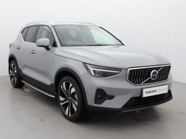 VOLVO XC40 2.0 B4P Ultra Bright 5dr Auto *VAT QUALIFYING*