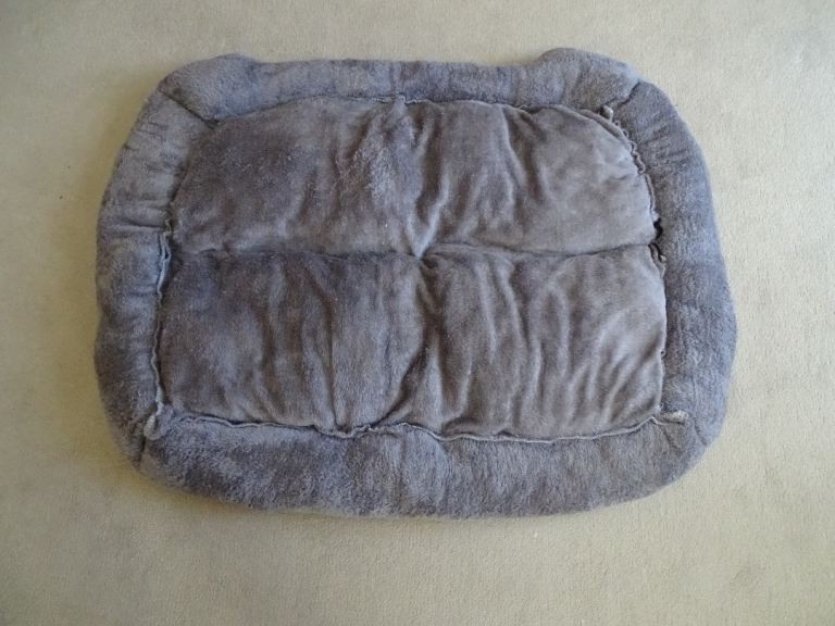 new fluffy cushion dog bed 100 x 70cm with water repellent material.