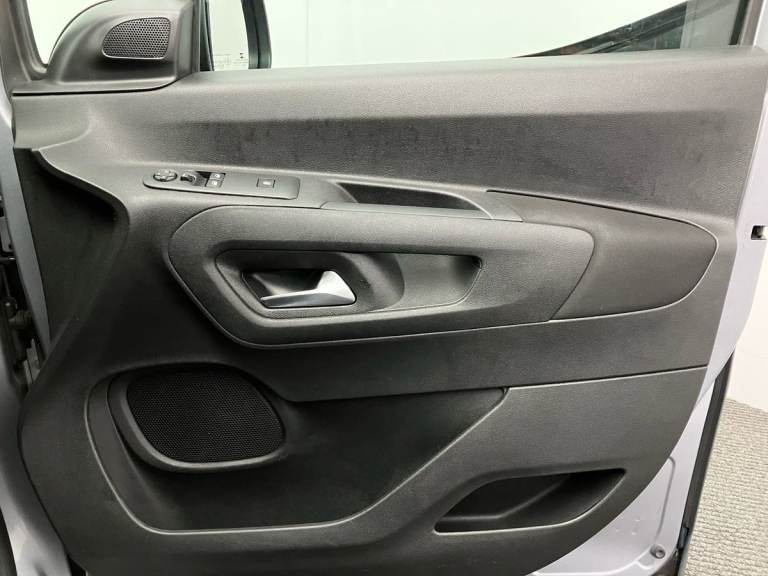 2020 Vauxhall Combo Life 1.5 Turbo D Energy XL 5dr [7 seat] Estate DIESEL Manual