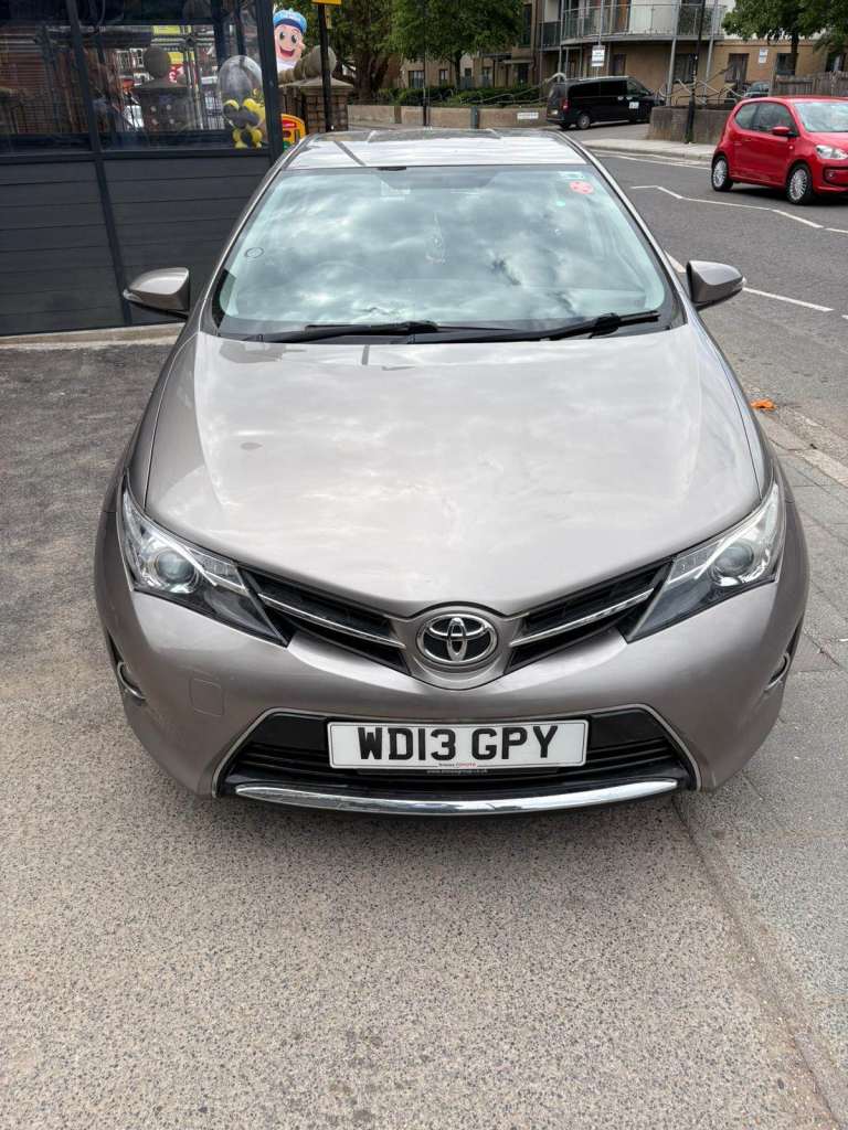 Toyota, AURIS, Hatchback, 2013, Semi-Auto, 1598 (cc), 5 doors