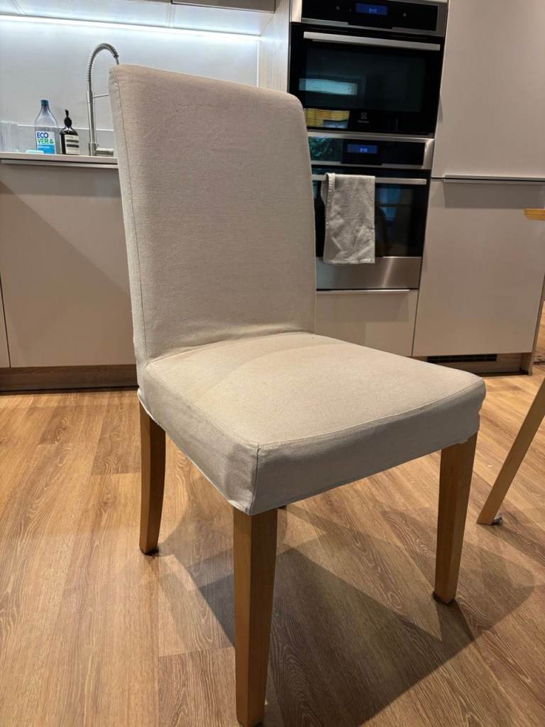 Comfortable dining chairs, ideal for WFH or entertaining 