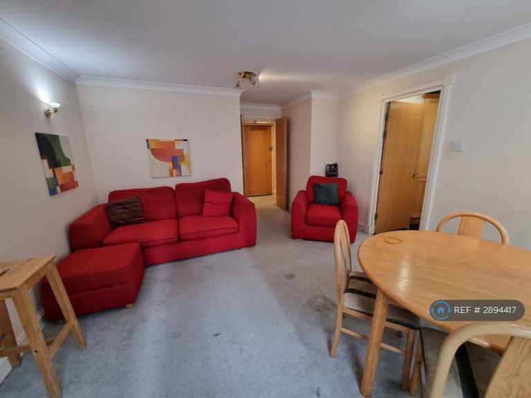 2 bedroom flat in Sapphire Court, London, E1 (2 bed) (#2894417)