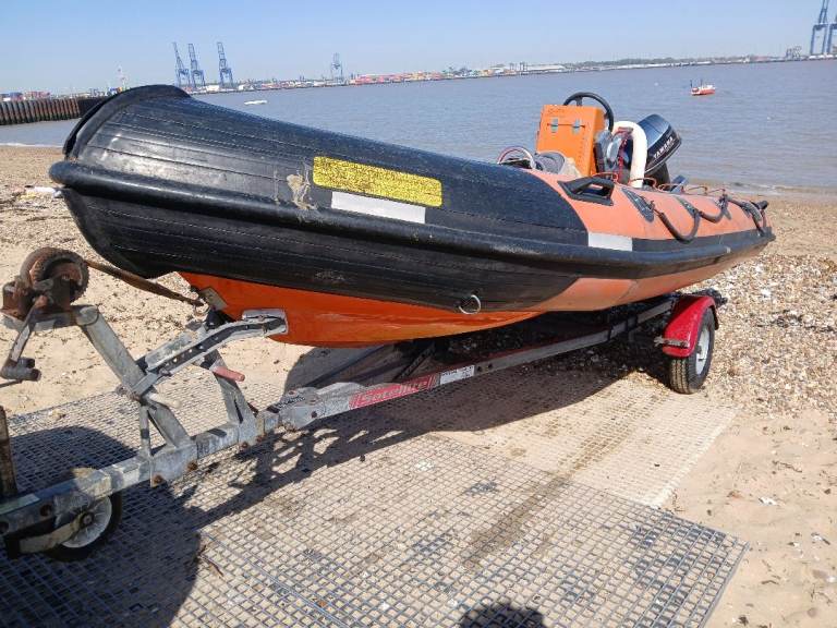 Rib sib boat outboard engine fishing trailer sea river yamaha mariner 2 stroke petrol