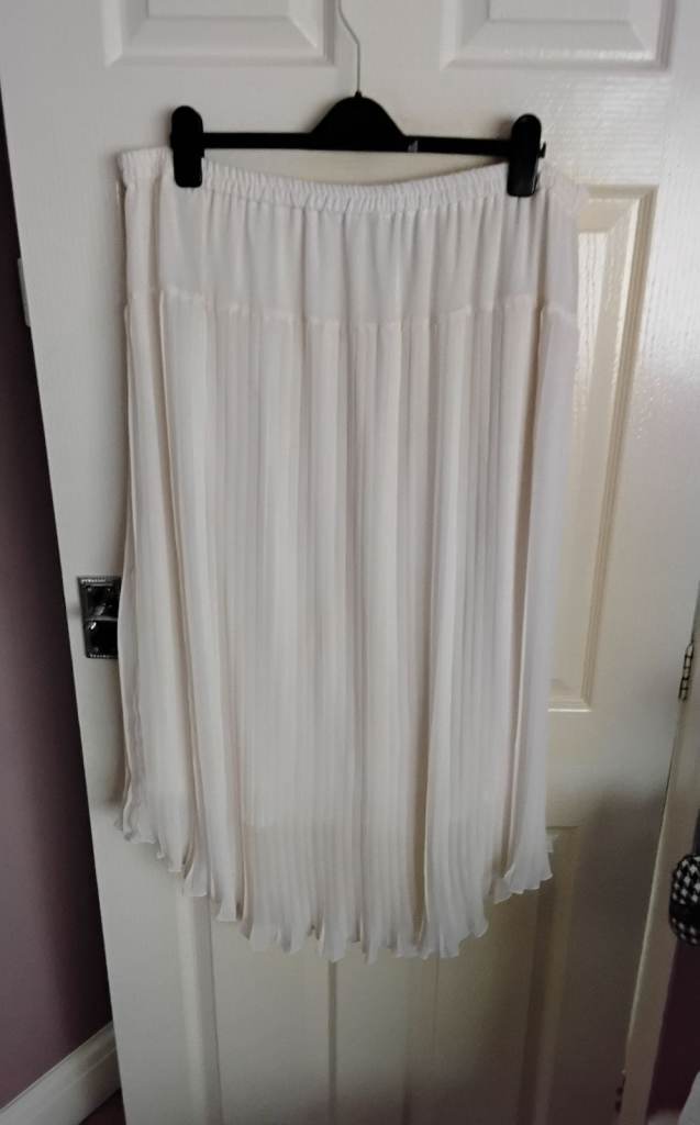 New Poland Kline pleated skirt .