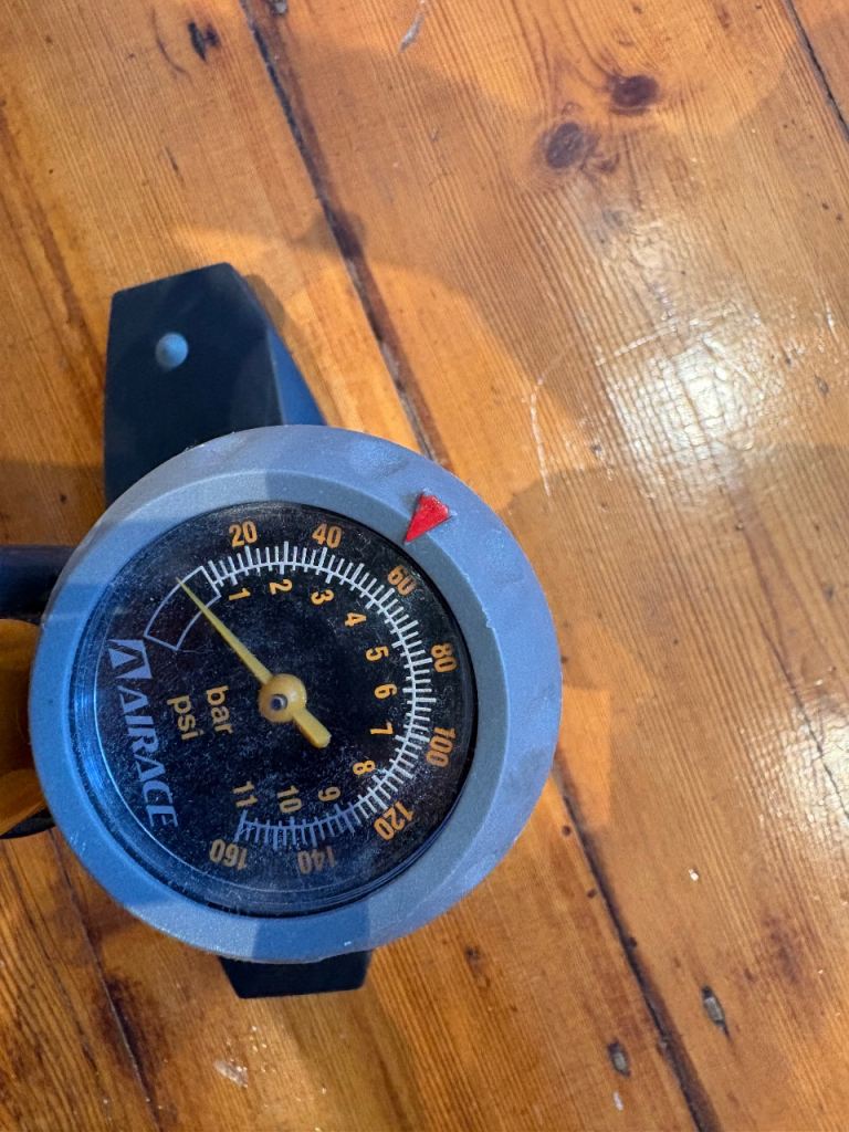 AIRACE Infinity Sport Bike Pump with Gauge – Good Condition