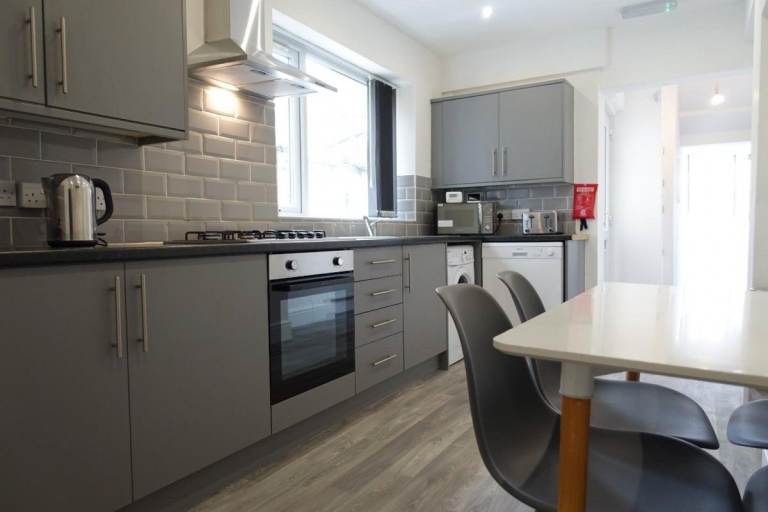 *6 Bed house share - BILLS INC + WI-FI! En-suite*