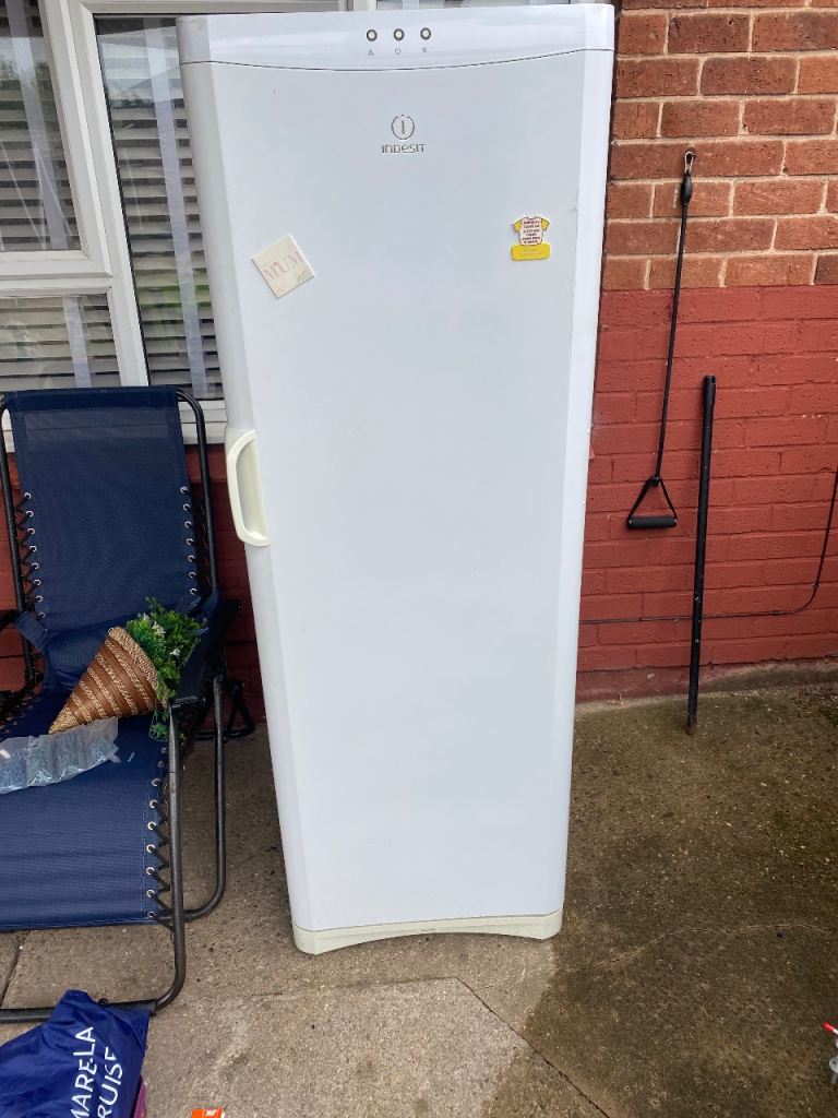 Tall freezer 