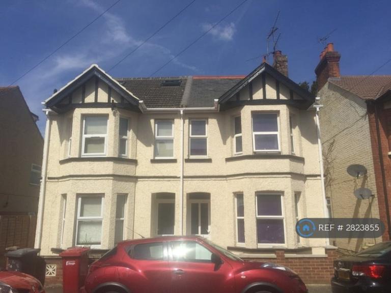 1 bedroom in Henry Road, Slough, SL1 (#2823855)