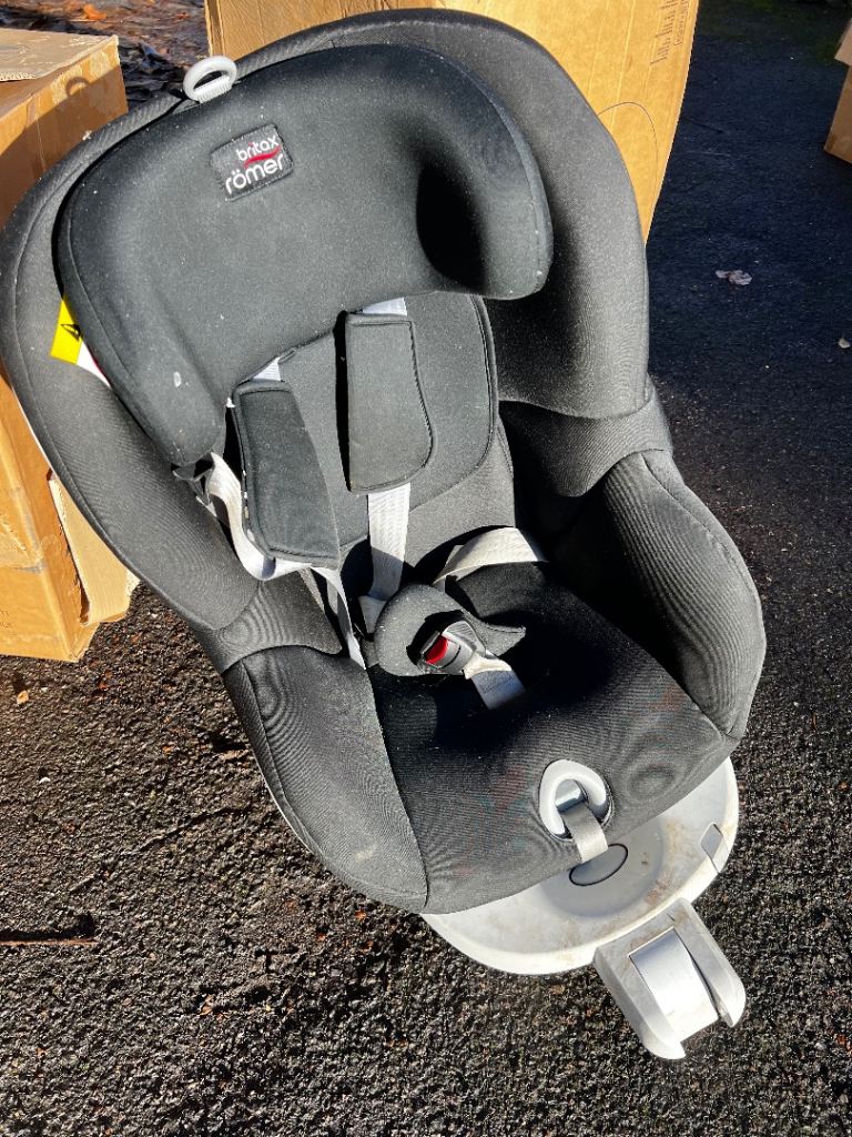 Britax Romer DUALFIX M Plus i-Size Baby Car Seat