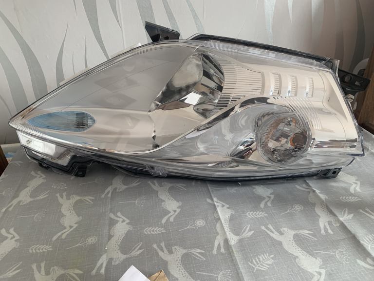 Nissan leaf headlight