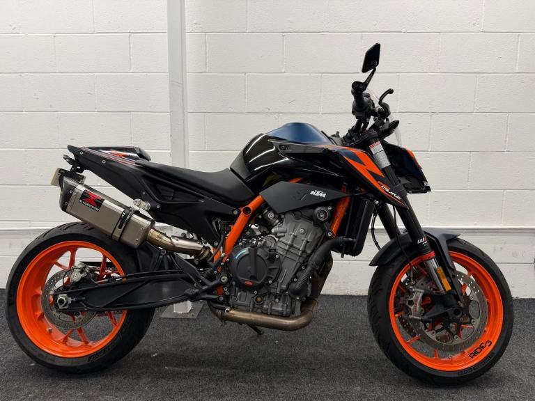 2023 KTM 890 DUKE R **HEATED GRIPS -BREMBO BRAKES - BLACK WIDOW EXHAUST**