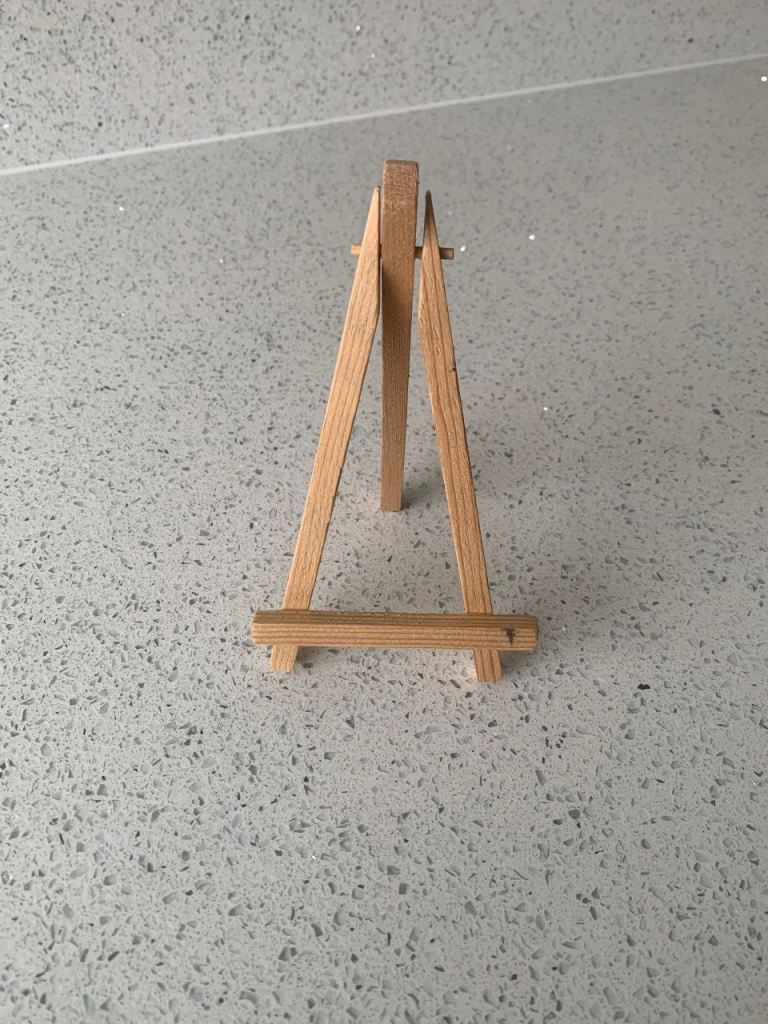 Mini Wooden Easels – Set of 13 