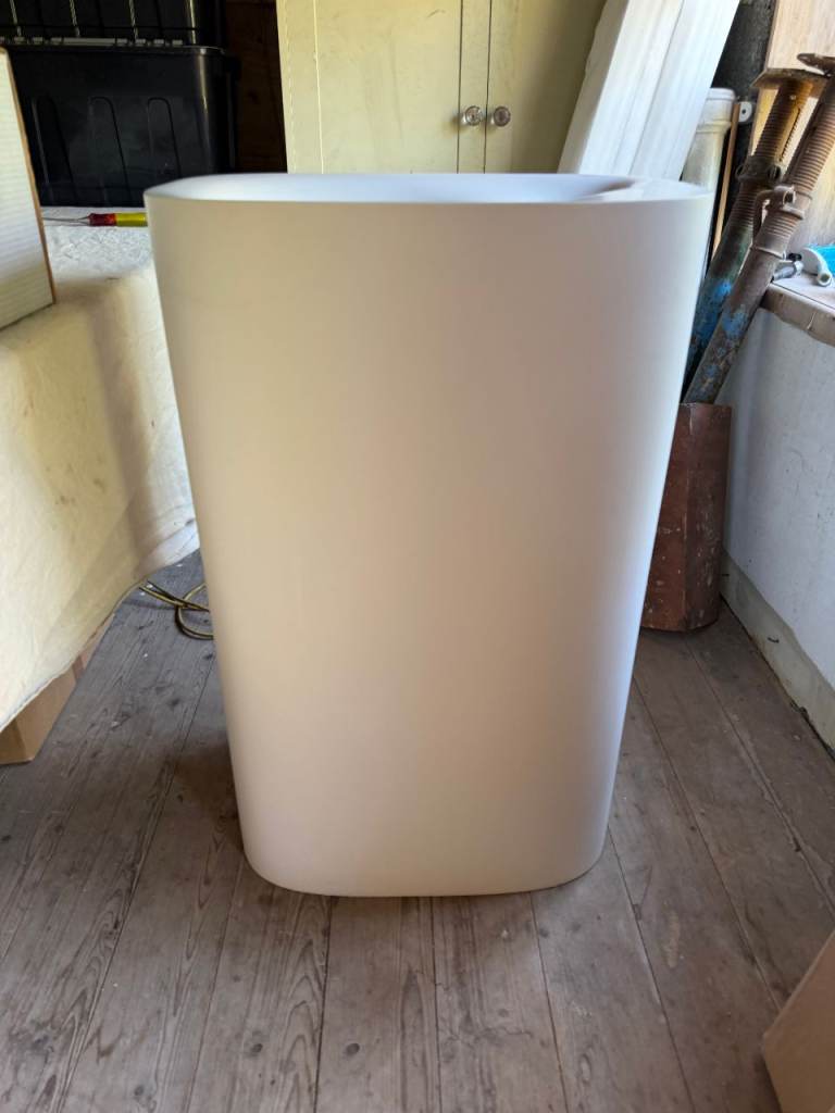 Agape Lavabo Freestanding Basin