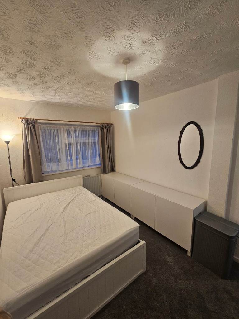 large double room rent in HARLOW CM19