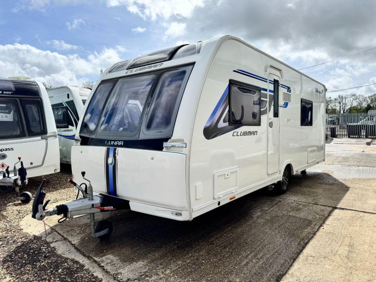2019 Lunar Clubman SE Fixed Double Bed