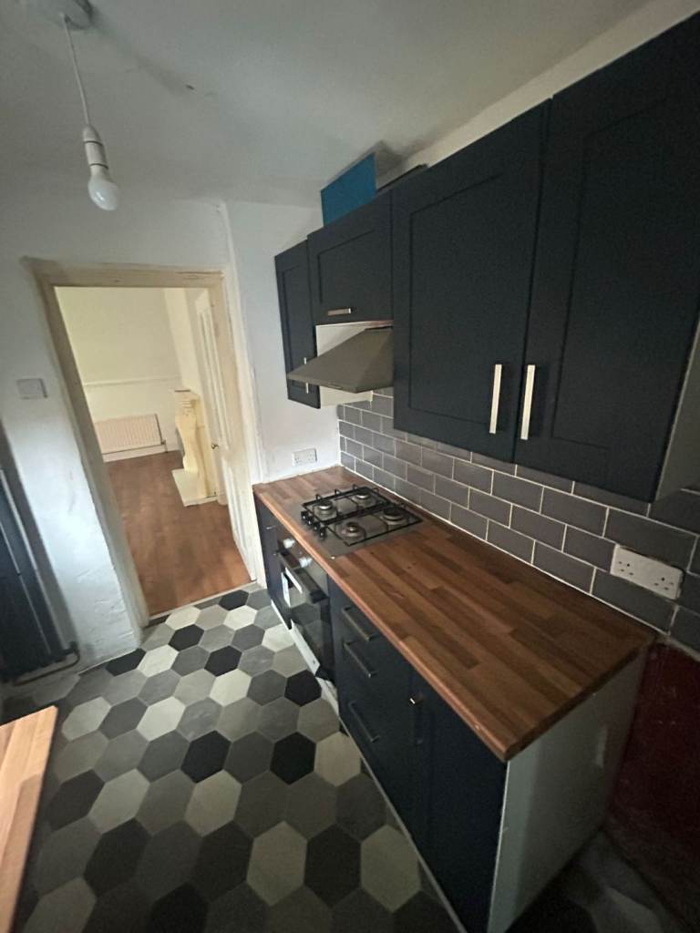 2 bedroom flat Deckham