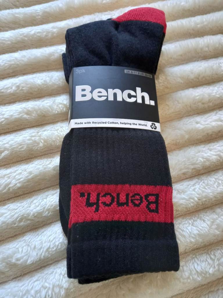 3 pairs on mens socks . New