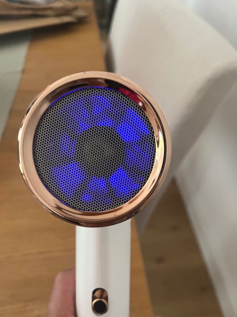 Ionic hairdryer with diffuser 