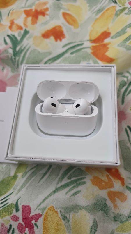 Airpods pro 2nd generation - opened never used - USB-C