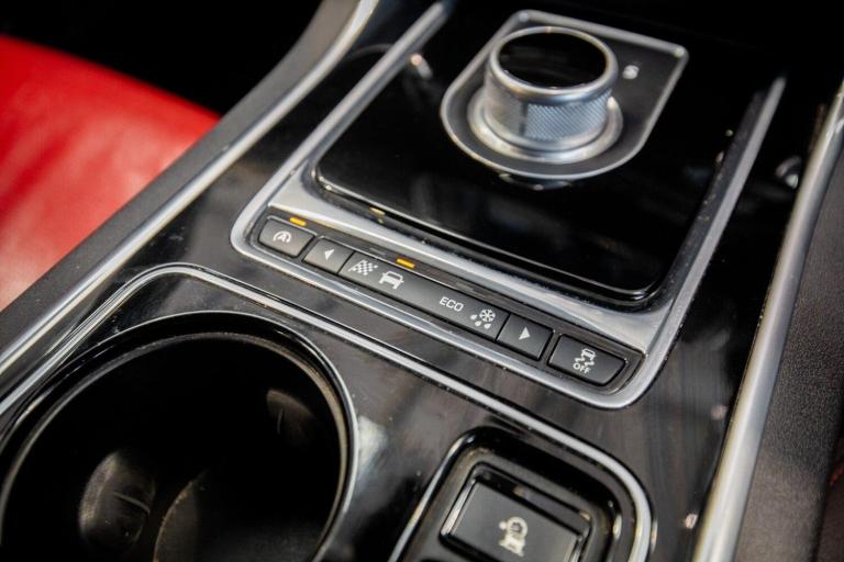 2015 Jaguar XE 2.0d R-Sport Saloon 4dr Diesel Auto Euro 6 (s/s) (180 ps) *Rear Camera + Ke SALOON...