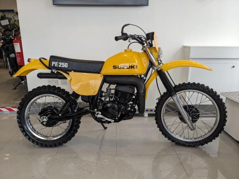 1979 SUZUKI PE 250 N - STUNNINGLY RESTORED - GENUINE BIKE 