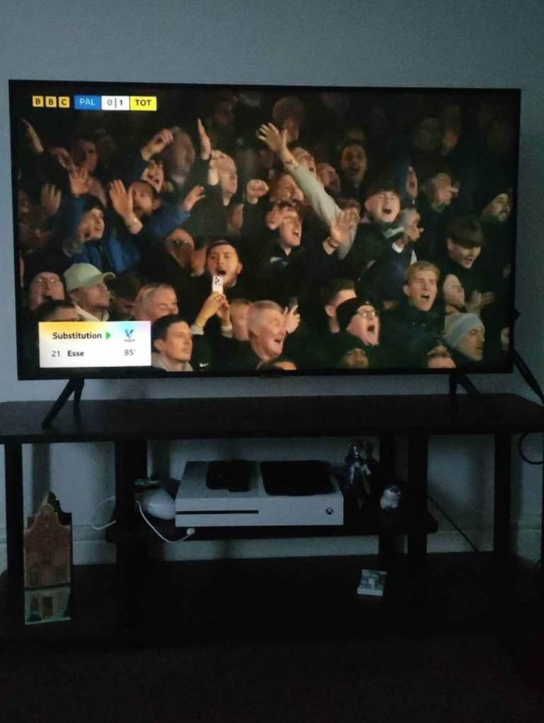 Samsung AU7100 43 Inch (2021) 