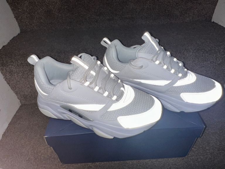 White B22s refletive