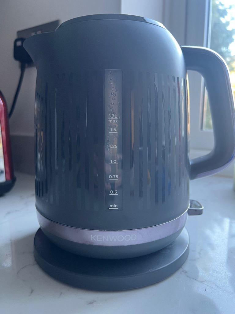 Kenwood 1.7L Electric Kettle – Grey – Good Working Condition