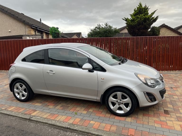Vauxhall corsa SXI mot 1 year 35k miles 