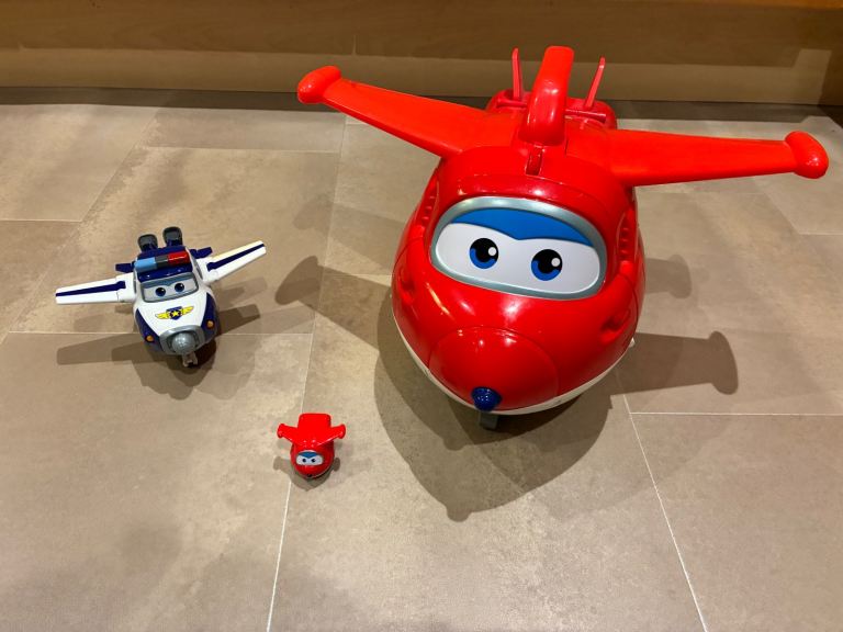 ! Super Wings Aeroplane and 2 Aeroplanes 