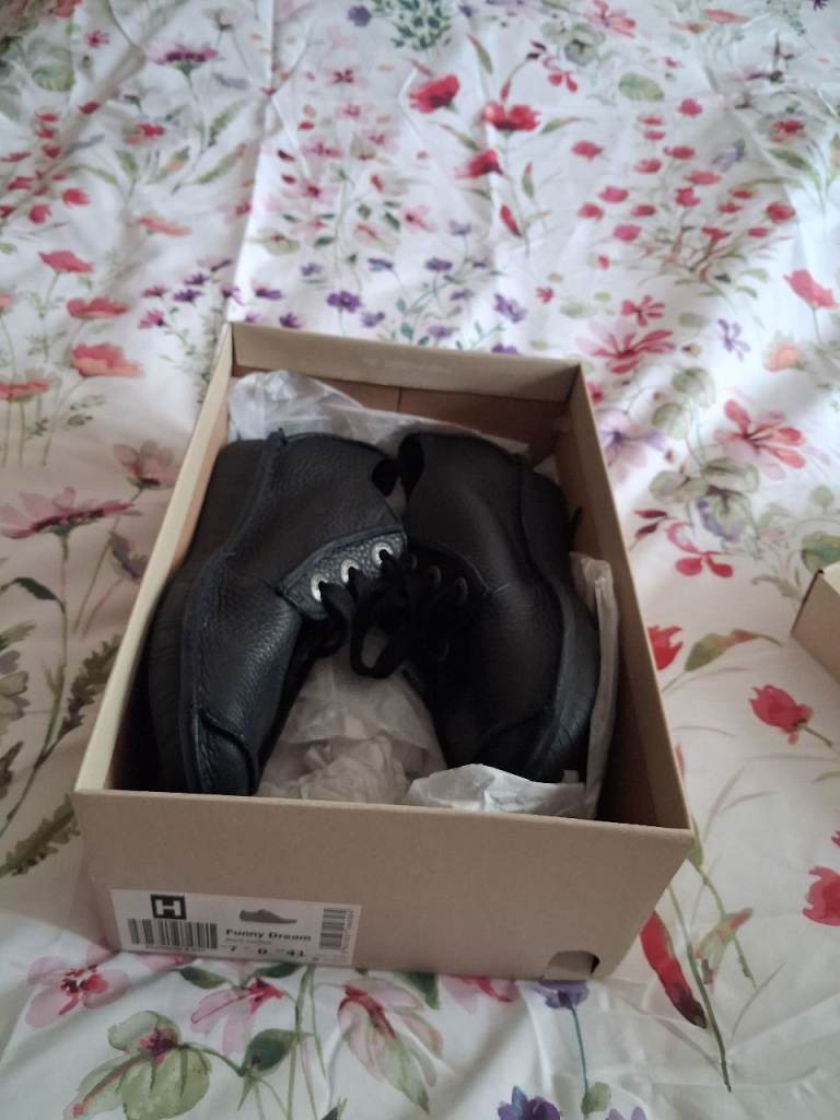 Womens shoes