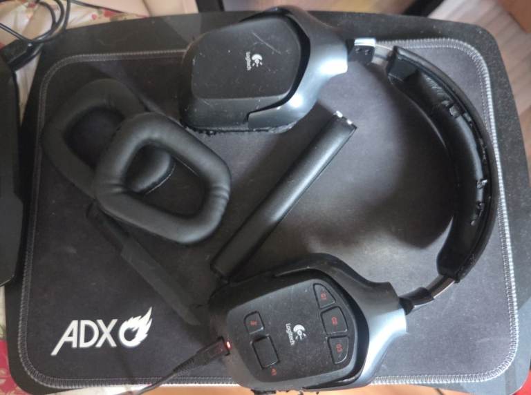 Logitech G930 Wireless Gaming Headset - Black, Fair Condition