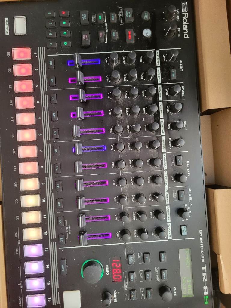 Roland TR-8S Drum Machine Plus Sd Card With Extra Kits Samples On And Midi And Aux Cables Supplied