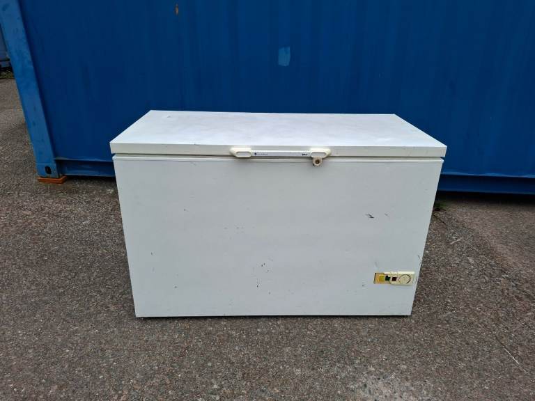 300 L Scandinova chest freezer 