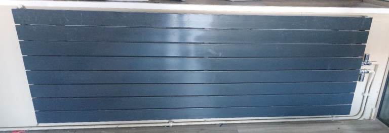 Horizontal Anthracite Designer Radiator 1800mm – Good Condition