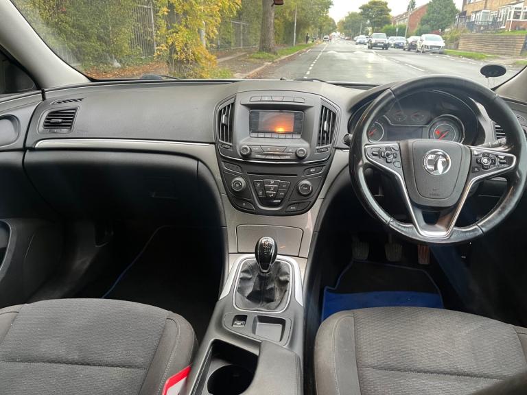 VAUXHALL INSIGNIA 2.0 CDTi ecoFLEX Design 5dr / HPI CLEAR / £35 TAX / LONG MOT