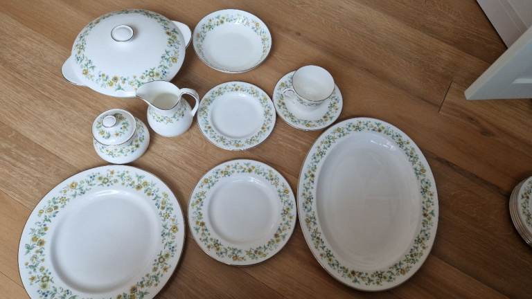 Royal Doulton Ainsdale Collection 