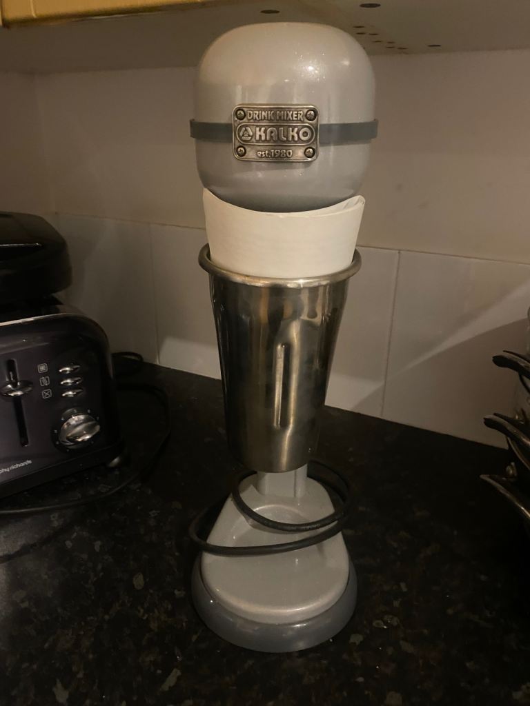 Commercial drink mixer