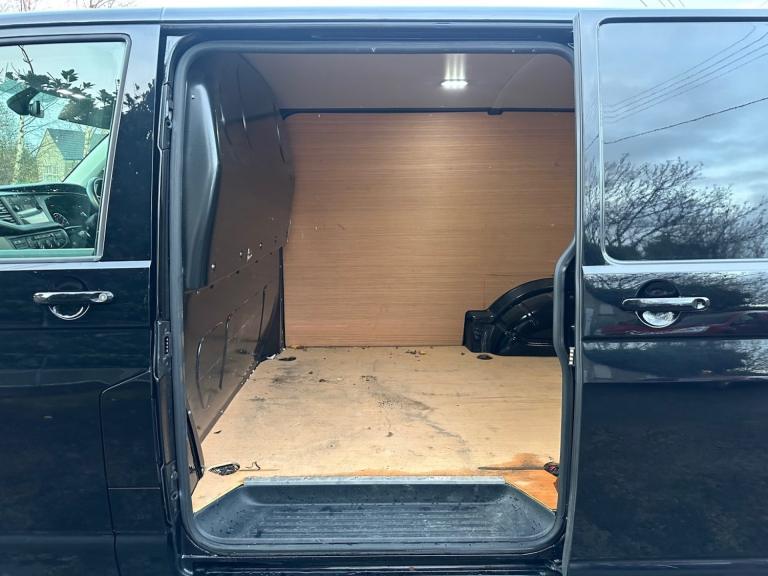 VOLKSWAGEN TRANSPORTER 2.0 TDI T28 Highline 2021