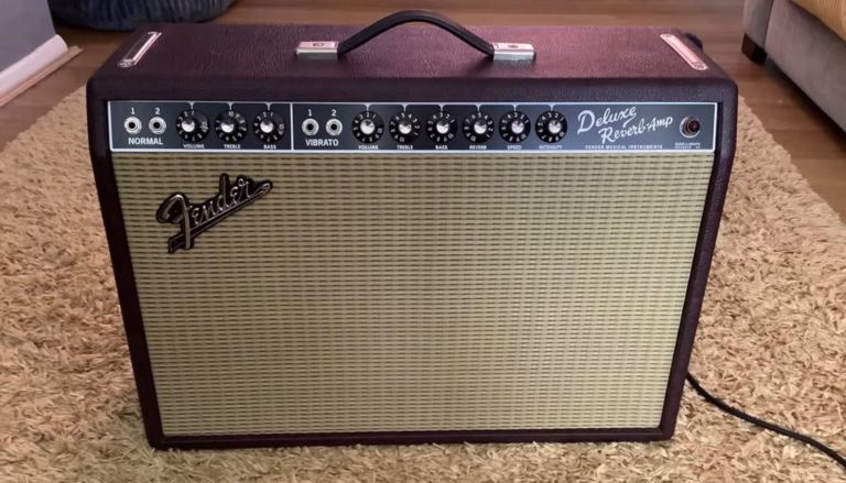 Fender deluxe reverb 65 reissue Ltd edition wine red as new condition guitar amplifier 