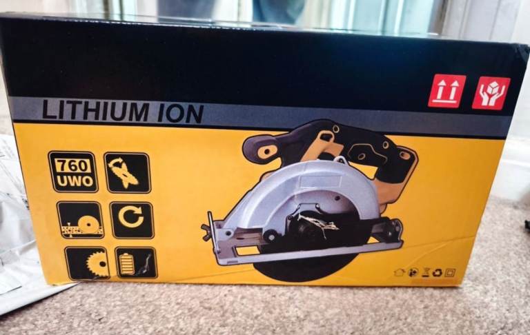 Circular saw works with DeWalt battery at cheap price 🥰