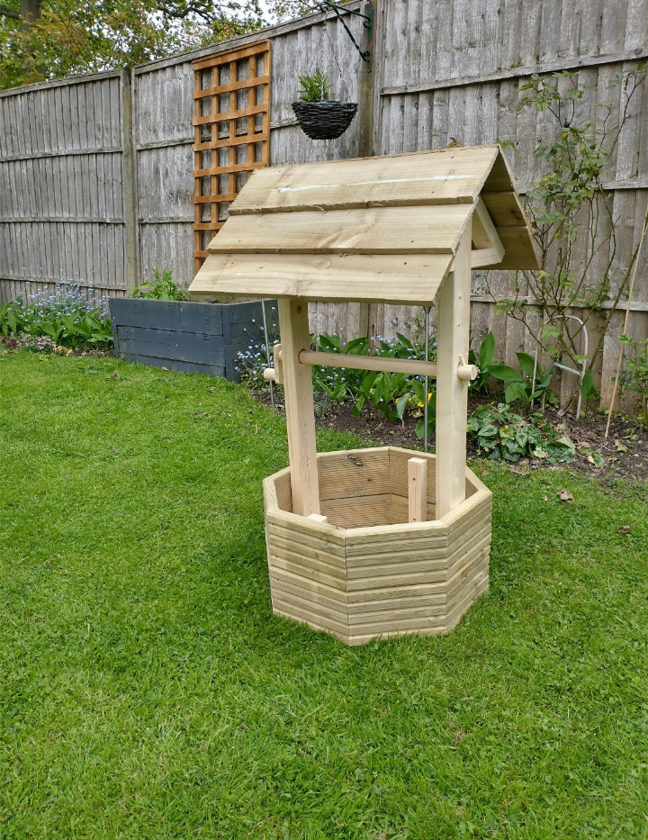 Wishing well planter 