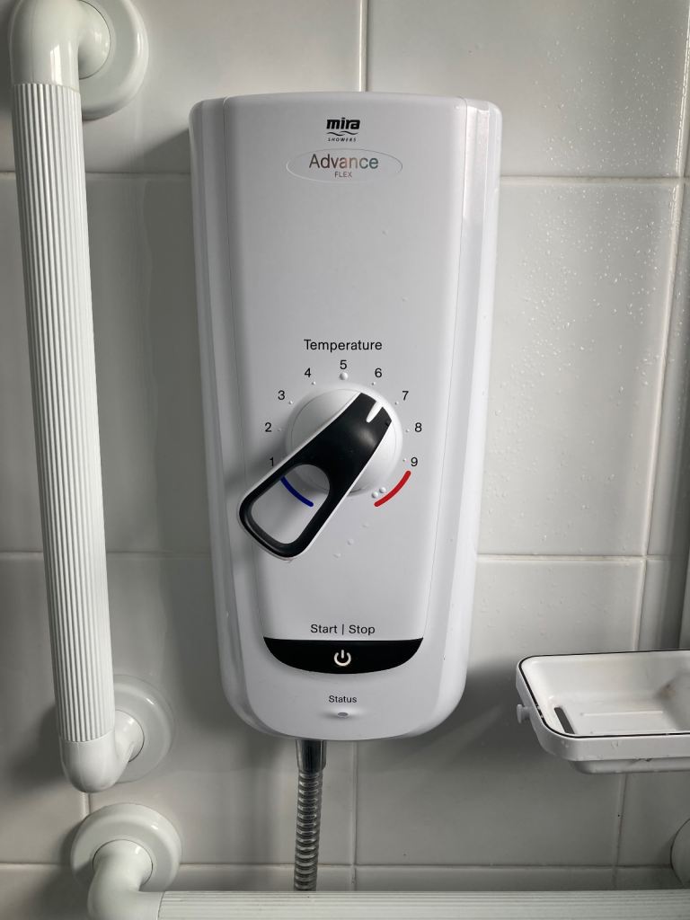 Mira Advance Flex Thermostatic Electric Shower - As New