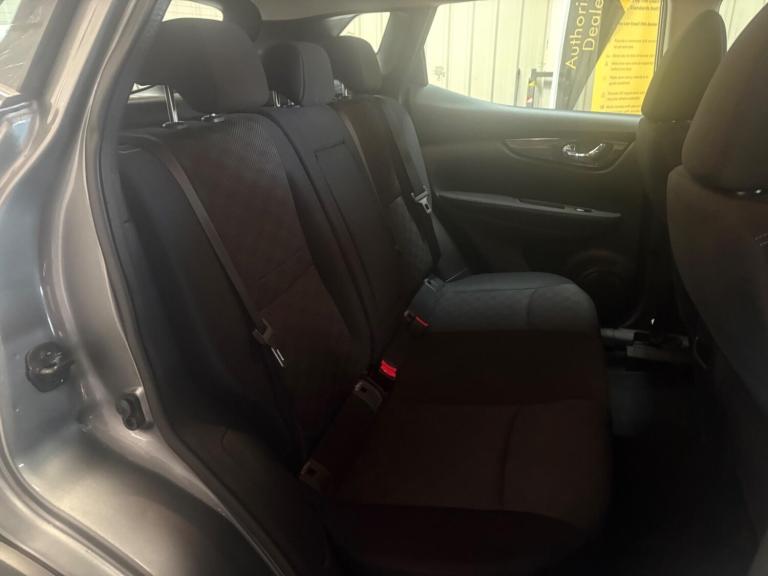 2014 Nissan Qashqai 1.2 DiG-T Acenta 5dr HATCHBACK PETROL Manual