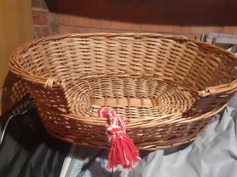 Large wicker basket 