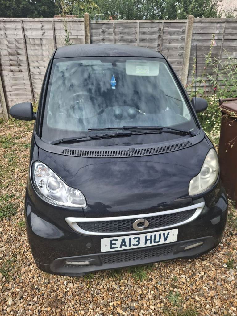 Smart fortwo black semi auto car