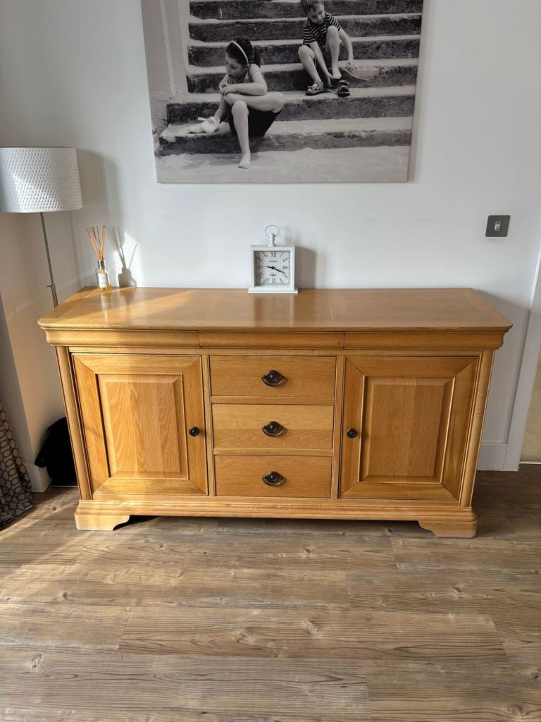 *FREE* Oak Sideboard