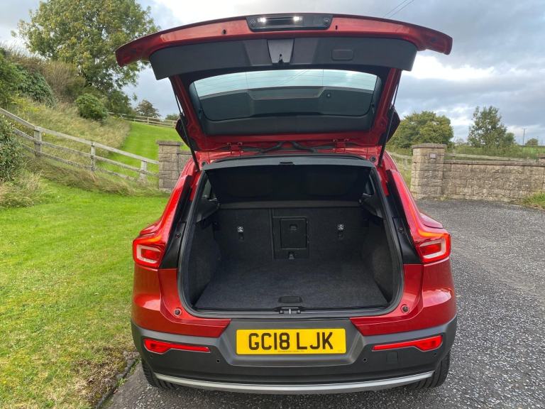 2018 Volvo XC40 2.0 D3 Momentum SUV 5dr Diesel Auto Euro 6 150BHP